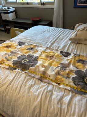 Floral valance in Yellow and Gray